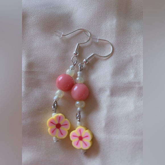 Beachy Hibiscus Yellow Flower Earrings - Picture 2 of 3